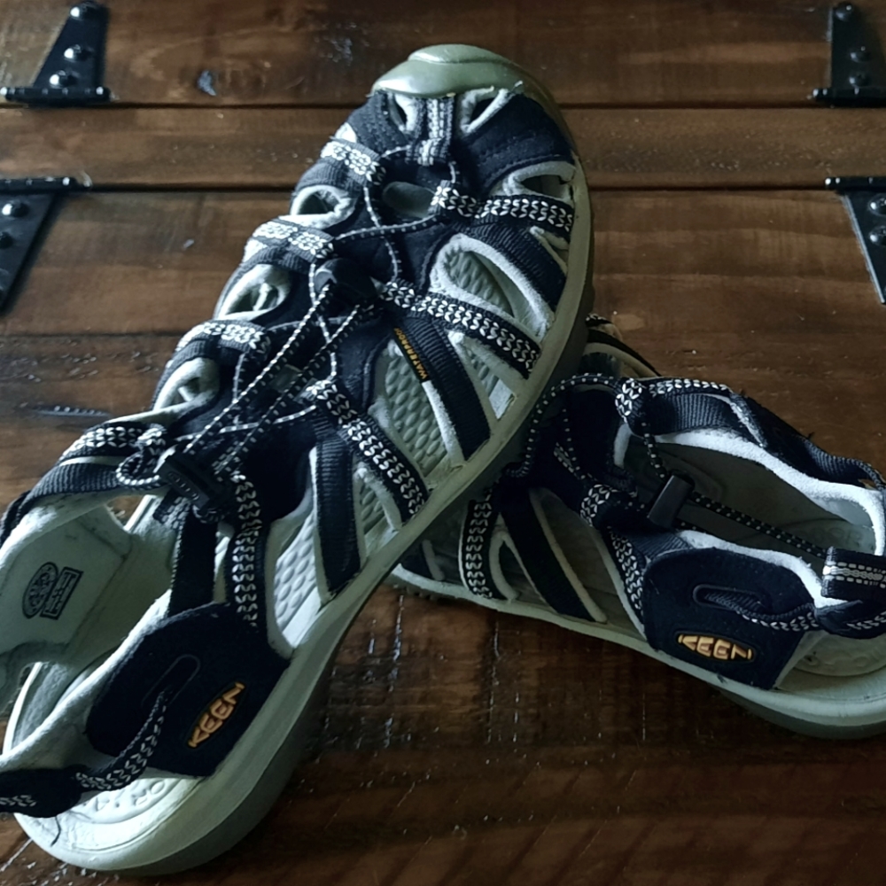 Keen Whisper sandals